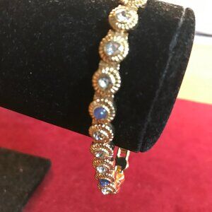 vintage tennis   bracelet  Gold  tone w rhinestones